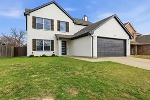 640 Fossil Wood Dr, Saginaw, TX 76179 - Photo 2