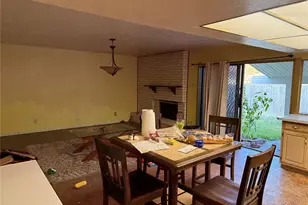 806 Pinehill Ln, Grand Prairie, TX 75052 - Photo 6