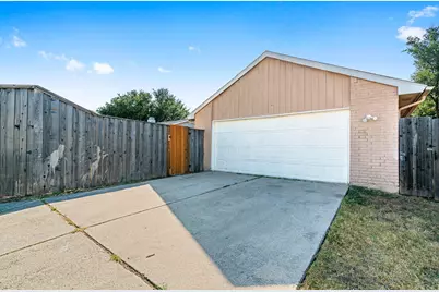 6816 Curry Drive, The Colony, TX 75056 - Photo 6