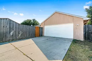 6816 Curry Dr, The Colony, TX 75056 - Photo 6