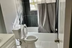 514 Peters St, Waxahachie, TX 75165 - Photo 2