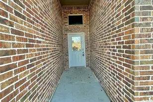 2107 Hemphill St, Greenville, TX 75401 - Photo 2