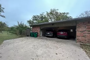 213 Southwest Dr, Clyde, TX 79510 - Photo 2