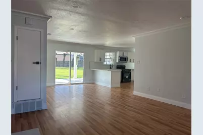 709 Fouts Drive, Irving, TX 75061 - Photo 6