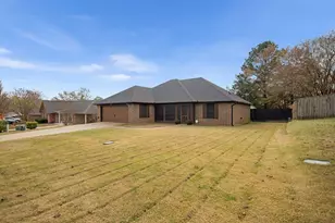 202 Spring Valley, Queen City, TX 75572 - Photo 4