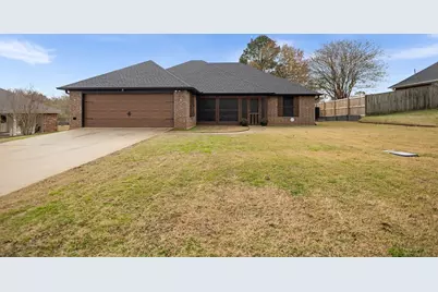 202 Spring Valley, Queen City, TX 75572 - Photo 2