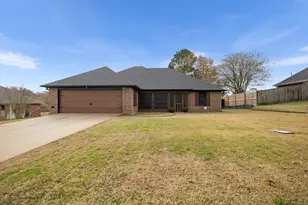 202 Spring Valley, Queen City, TX 75572 - Photo 2