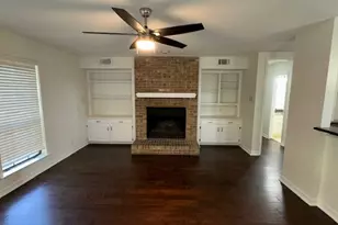 2704 Yorkshire Ct, Grapevine, TX 76051 - Photo 10