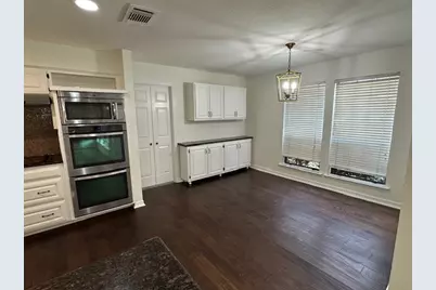 2704 Yorkshire Court, Grapevine, TX 76051 - Photo 8