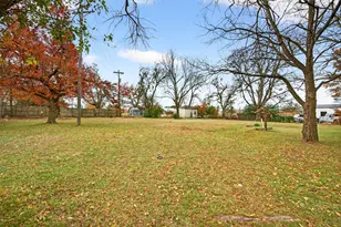 800 Carver St, Whitesboro, TX 76273 - Photo 30