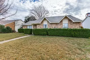 2806 Hackberry Ln, Garland, TX 75042 - Photo 2
