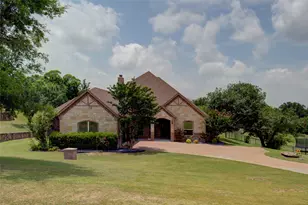 136 Meadow Arbor Dr, Weatherford, TX 76085 - Photo 2