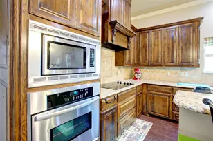 136 Meadow Arbor Dr, Weatherford, TX 76085 - Photo 8