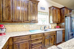 136 Meadow Arbor Dr, Weatherford, TX 76085 - Photo 8