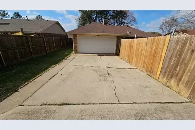 2005 Azalea Street, Denton, TX 76205 - Photo 2