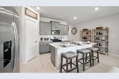 557 Pendleton Avenue, Keene, TX 76059 - Photo 2