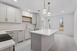 208 S Main St, Collinsville, TX 76233 - Photo 18