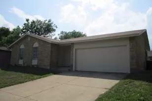 1605 Willowbrook St, Lancaster, TX 75134 - Photo 2