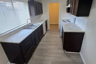 1605 Willowbrook St, Lancaster, TX 75134 - Photo 4