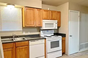 106 Monticello Dr, Waxahachie, TX 75165 - Photo 6