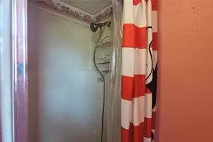 538 E Massey St, Athens, TX 75751 - Photo 16