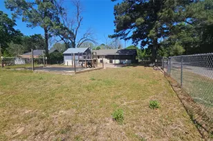 538 E Massey St, Athens, TX 75751 - Photo 20