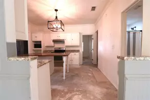 1065 W Pecan St, Stephenville, TX 76401 - Photo 2