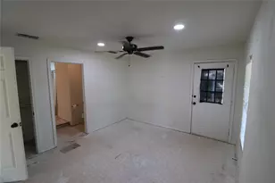 1065 W Pecan St, Stephenville, TX 76401 - Photo 18