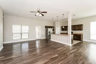 15635 Gatsby Ln, Dallas, TX 75253 - Photo 2