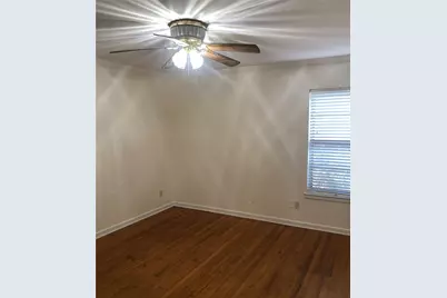 124 E Vilbig Street, Irving, TX 75060 - Photo 10