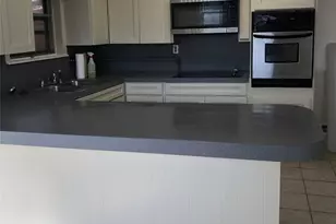 124 E Vilbig St, Irving, TX 75060 - Photo 6