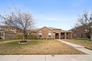 705 Jewelflower Dr, DeSoto, TX 75115 - Photo 2