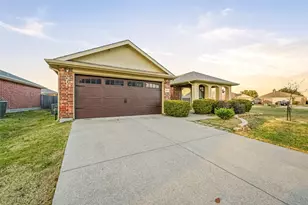 9800 Coolidge Dr, McKinney, TX 75072 - Photo 2