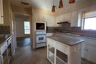 604 The Meadows Pkwy, DeSoto, TX 75115 - Photo 8