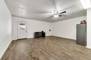 708 Shady Grove Dr, Granbury, TX 76049 - Photo 26