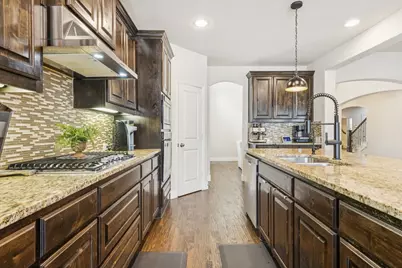 821 Patio Street, Little Elm, TX 76227 - Photo 8