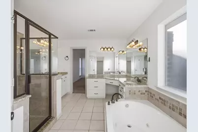 808 Shady Glen Court, Fort Worth, TX 76120 - Photo 22