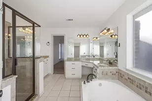 808 Shady Glen Ct, Fort Worth, TX 76120 - Photo 22