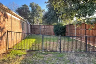 7901 Old Hickory Dr, North Richland Hills, TX 76182 - Photo 14