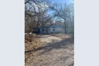 3007 Oak Wood Street, Granbury, TX 76048 - Photo 2