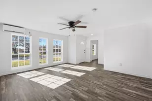 807 Adkins St, Bowie, TX 76230 - Photo 6