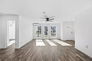 807 Adkins St, Bowie, TX 76230 - Photo 2