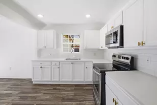 807 Adkins St, Bowie, TX 76230 - Photo 8