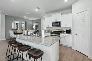 913 Hollyn Dr, Decatur, TX 76234 - Photo 2