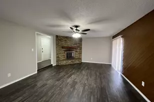 4805 Crestmont Ct, Arlington, TX 76017 - Photo 2