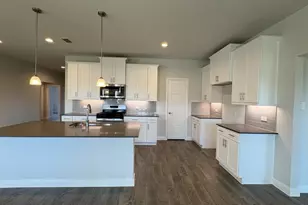 4206 Cornerstone Cir, Granbury, TX 76048 - Photo 4