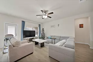 10108 Sunnyview Ln, Aubrey, TX 76227 - Photo 2