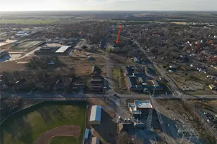 302 W Pine St, Whitewright, TX 75491 - Photo 34