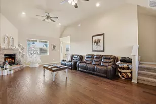 1720 Elk Run Dr, Stephenville, TX 76401 - Photo 2