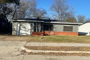 4505 Quails Ln, Fort Worth, TX 76119 - Photo 2